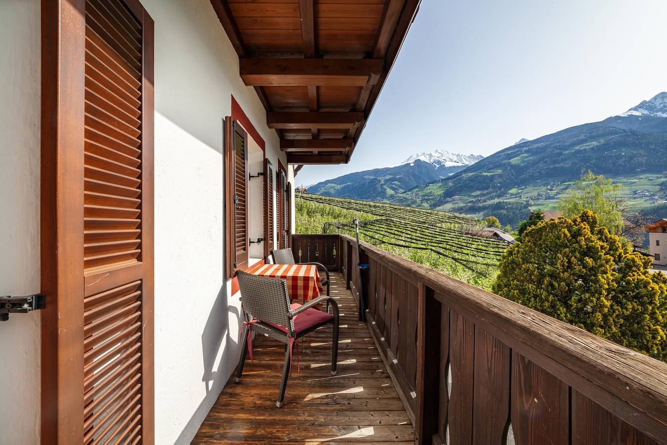 Ganze Wohnung, Ferienwohnung "Gasserhof - Gravenstein" mit Bergblick, Gemeinschaftsgarten & Wlan in Kuens, Passeiertal