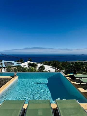 Chambre d’hôte pour 2 personnes, avec piscine ainsi que terrasse et jacuzzi à Petite-Île