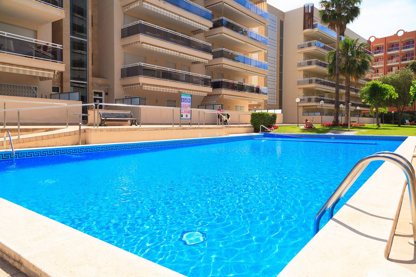 Ganze Wohnung, Ferienwohnung für 8 Personen mit Kinderpool in Salou, Costa Dorada