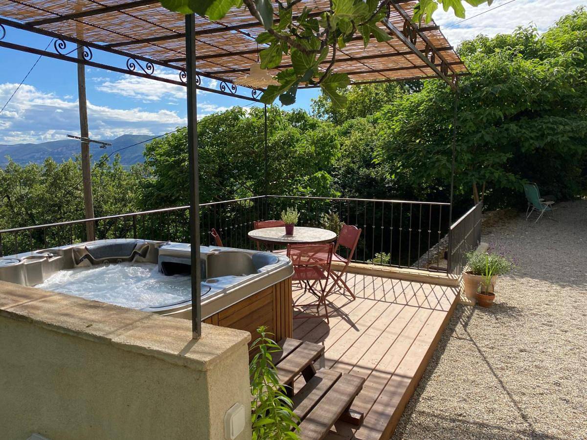Le Mas du Rochet - Gîte à la campagne avec spa privé - 2 à 4 pers in Mirmande, Région de Valence