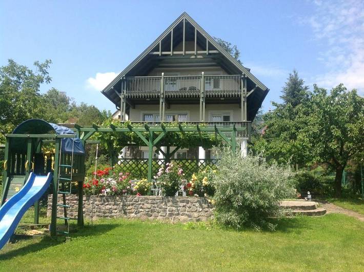 Ferienwohnung für 6 Personen, mit Terrasse und Seeblick sowie Ausblick und Garten in Badacsonytomaj