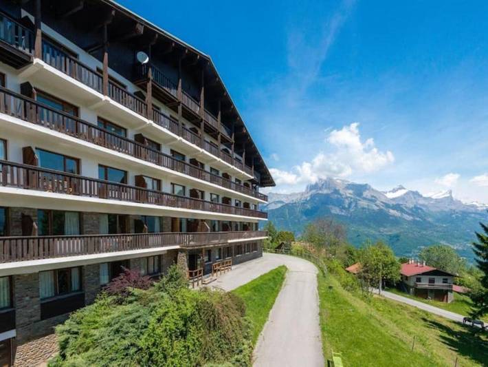 Appart’hôtel pour 4 personnes, avec vue et piscine, animaux acceptés