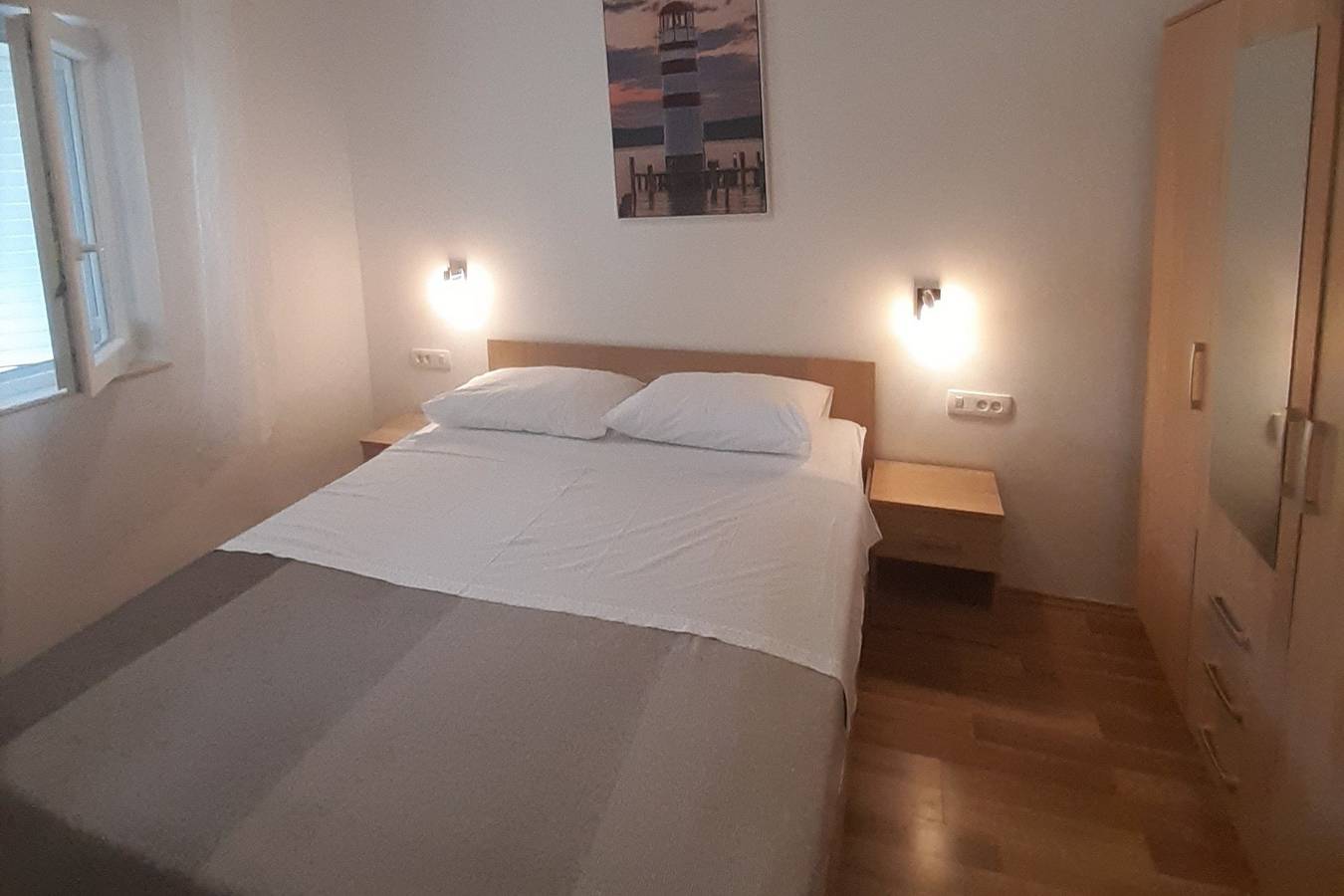 Ganze Wohnung, 1-Zimmer-Ferienwohnung am Strand Grebastica, Sibenik A-23955-c in Grebastica, Šibenik-Knin