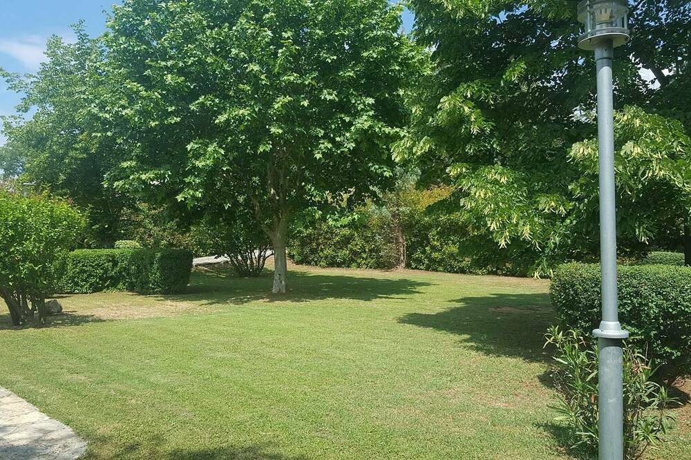 Comfortabel huis met zwembad en privé tennisbaan in het hart van de groene Provence in Saint-Maximin-la-Sainte-Baume, Brignoles region