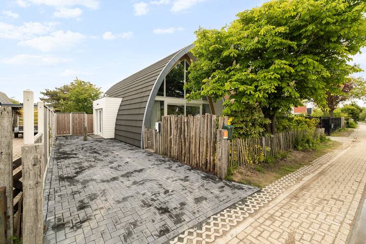 Ferienhaus für 8 Personen, mit Balkon/Terrasse und Terrasse sowie Whirlpool und Garten in Callantsoog - 2