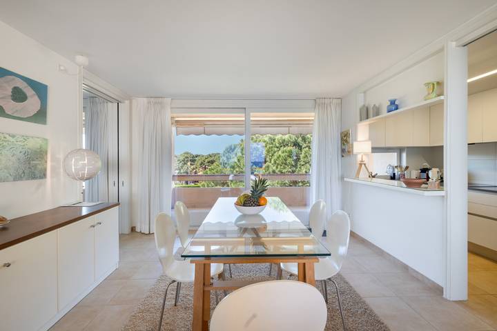 Apartamento entero, Fantástico apartamento en primera línea de mar. in Pals, Costa Brava