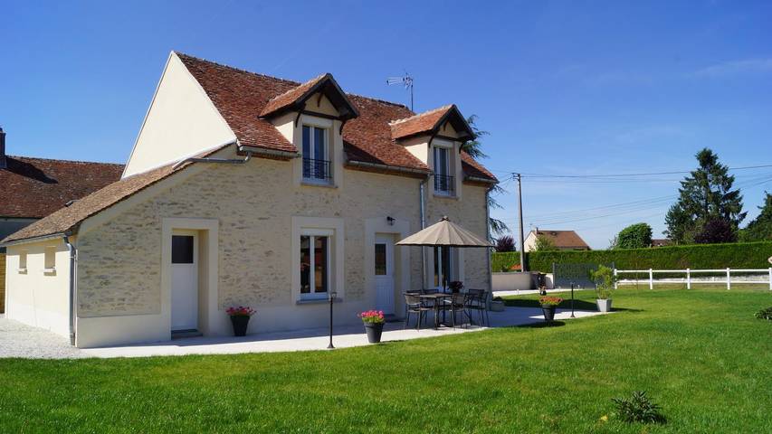 Gîte pour 6 personnes, avec terrasse et jardin dans Vieux Champagne