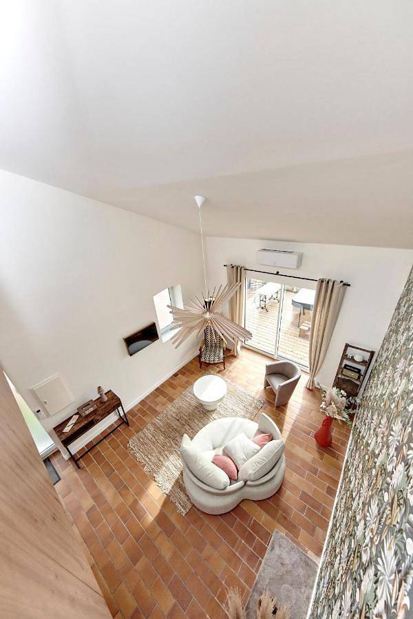 Chambre d’hôte pour 2 personnes, avec jardin ainsi que terrasse et vue, animaux acceptés dans Rhône - 3