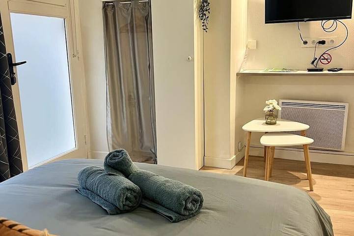 Entire apartment, Casa Cloutiers #1 -Studio Rdc -Hyper Centre Brive in Brive-la-Gaillarde, Brive-la-Gaillarde region