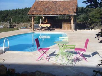 Chambre d’hôte pour 2 personnes, avec vue et terrasse ainsi que jardin et piscine dans les Gorges du Tarn