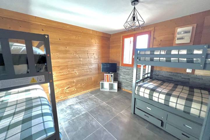 Gîte pour 15 personnes, avec balcon dans Office de Tourisme de Doucy Combelouvière - 3