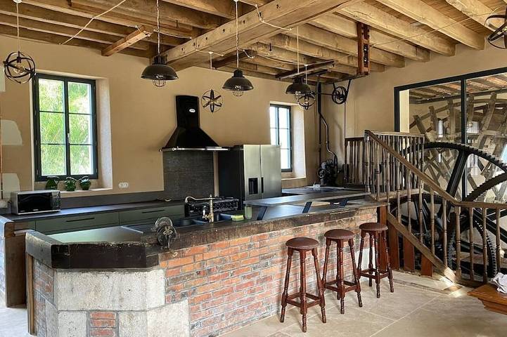 Location de vacances pour 8 personnes, avec jardin et terrasse à La Vernelle