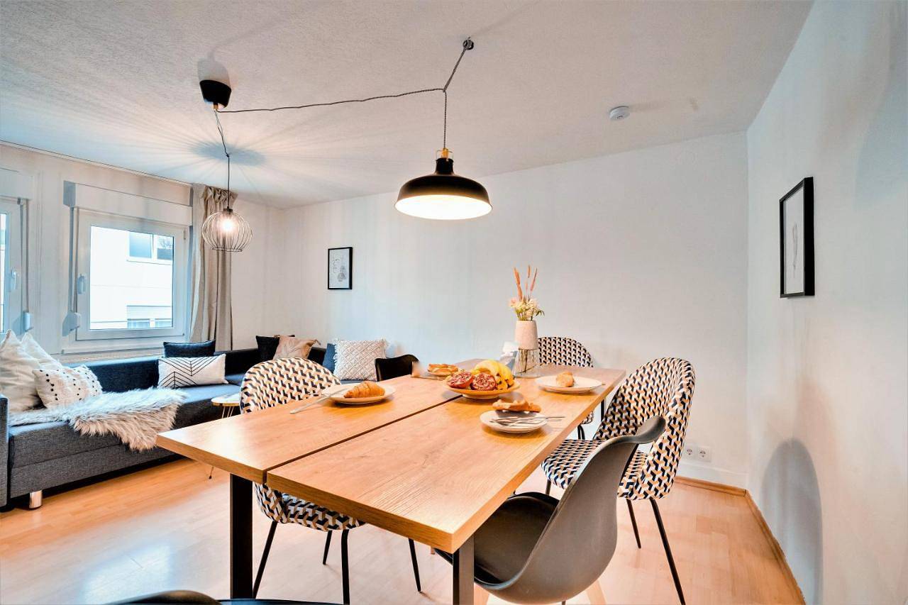 Appartement entier, Lexapartments Stuttgart Wasen Toplage 75-96qm in Bad Cannstatt, Stuttgart