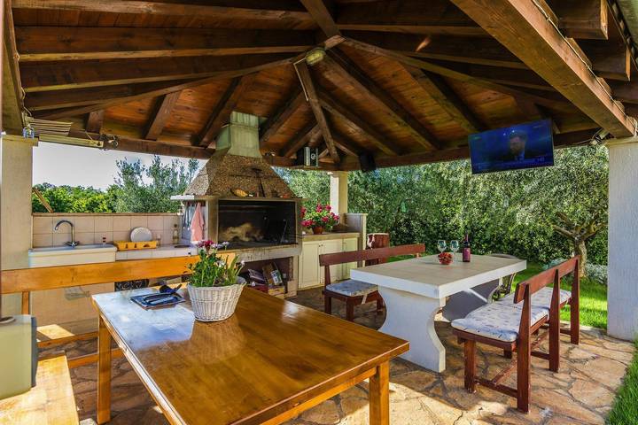 Ferienwohnung für 4 Personen, mit Pool und Terrasse sowie Garten, mit Haustier in Petrcane - 3