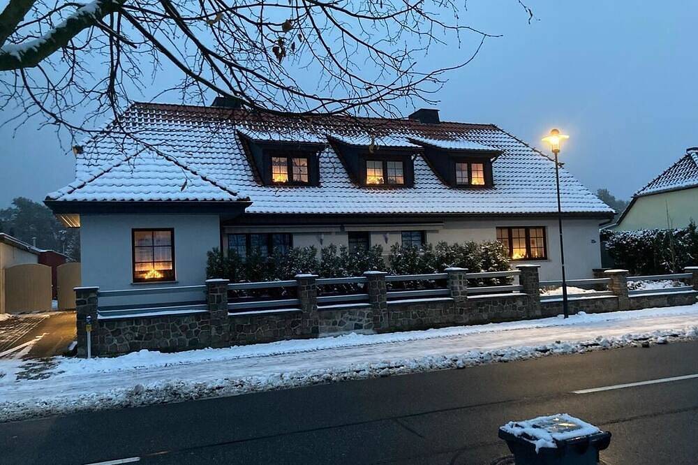 Ganze Wohnung, Großzügige Landwohnung in Nossentiner Hütte mit Terrasse und eingezäuntem Garten in Nossentiner Hütte, Naturpark Nossentiner/Schwinzer Heide