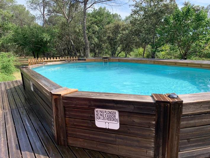 Location de vacances pour 2 personnes, avec vue ainsi que jardin et piscine à Le Cannet-des-Maures - 4