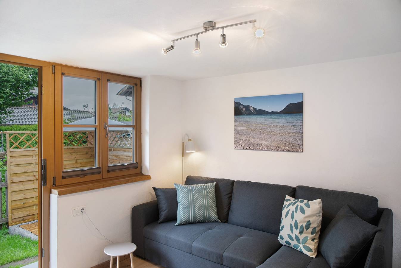 Ganze Wohnung, Ferienwohnung 'Wankblick' mit Bergblick, privater Terrasse und Wi-Fi in Farchant, Bayerische Alpen