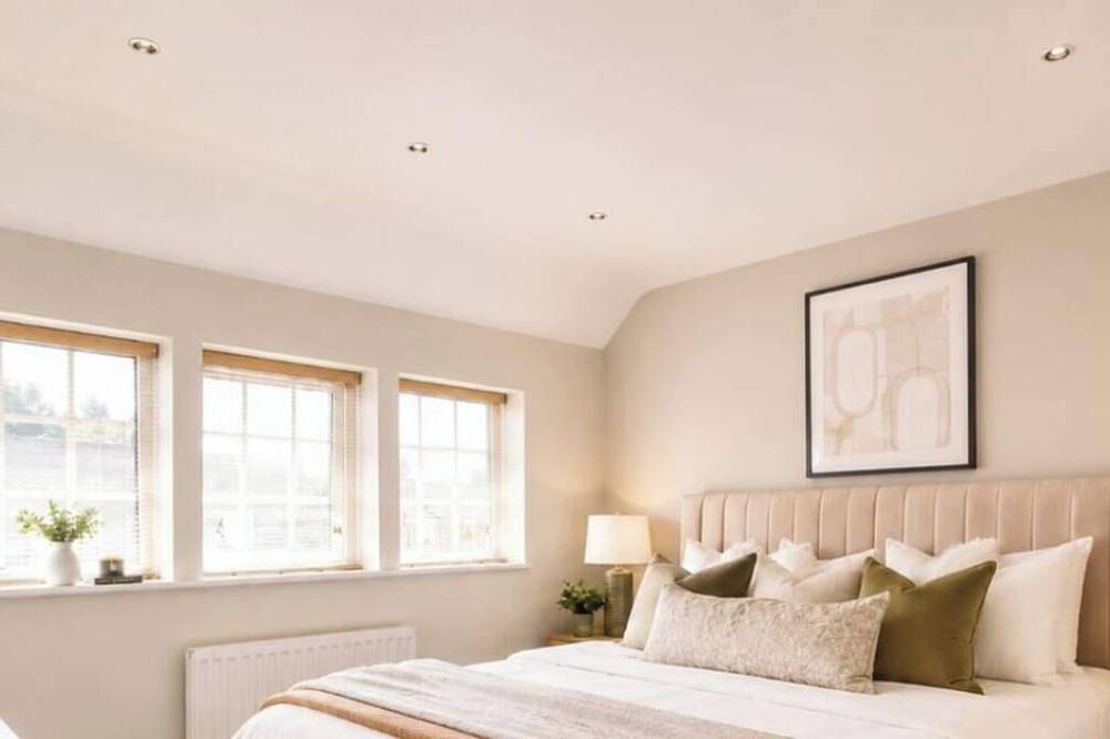 Manor Road Retreat | Modern | Sleeps 5 in London Colney, Hertfordshire