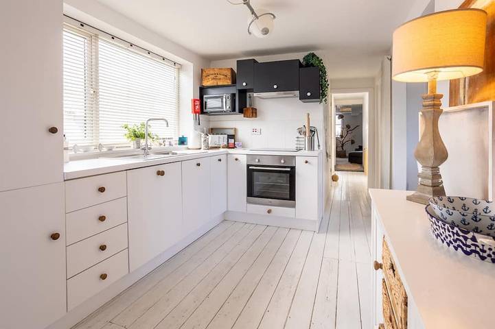 Cottage for 6 people, with balcony, with pets in Rhosneigr