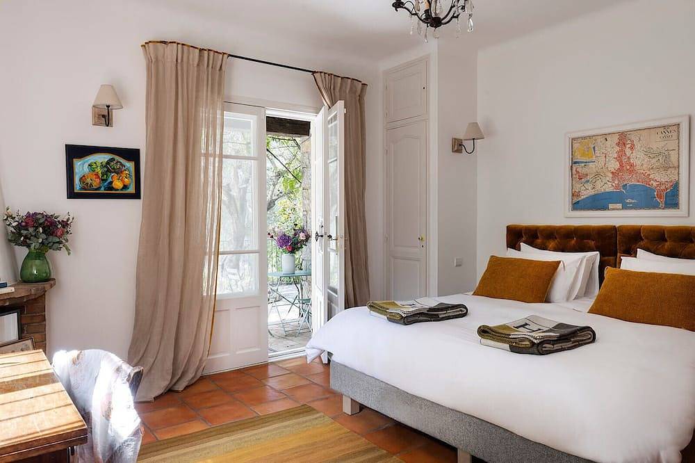 La Pitchoune:  4 bedroom, Ac, Luxury Chef's Kitchen Built by Paul & Julia Child in Châteauneuf-Grasse, Mediterranean Coast (France)