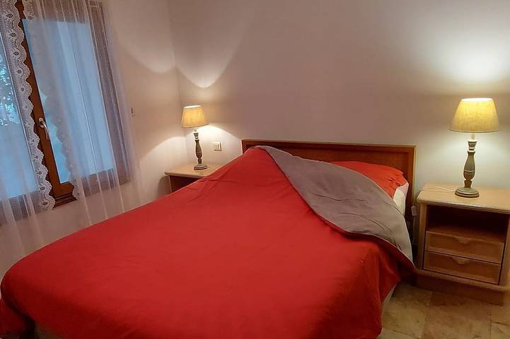 Location de vacances pour 6 personnes, avec piscine ainsi que jardin et terrasse, animaux acceptés à Cabris - 4