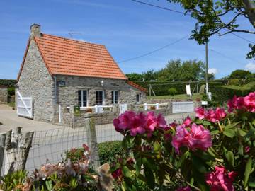 Gîte pour 8 personnes, avec jardin, animaux acceptés à Les Moitiers-d'Allonne