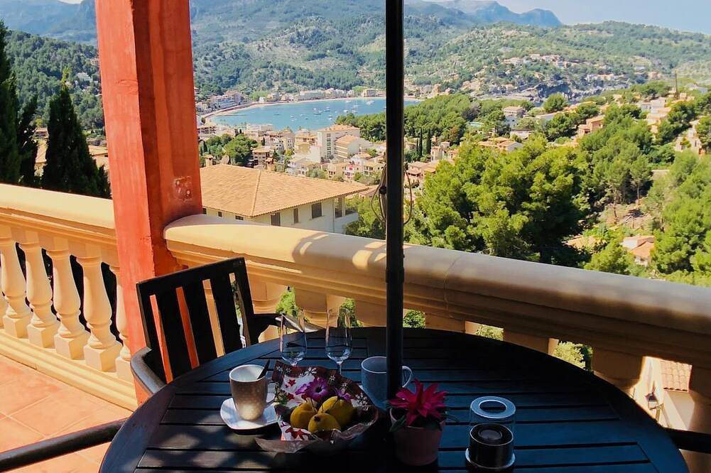 Apartamento entero, Exclusivo dúplex con vistas al mar y jardín privado.¡¡Wifi gratis!! in Puerto de Sóller, Sóller