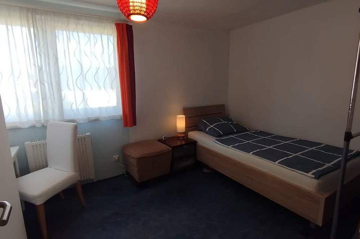 Mitten im Grünen - Haus mit 3 Schlafbereichen, Terrasse und großem Pool in Glien, Ruppiner Seenland