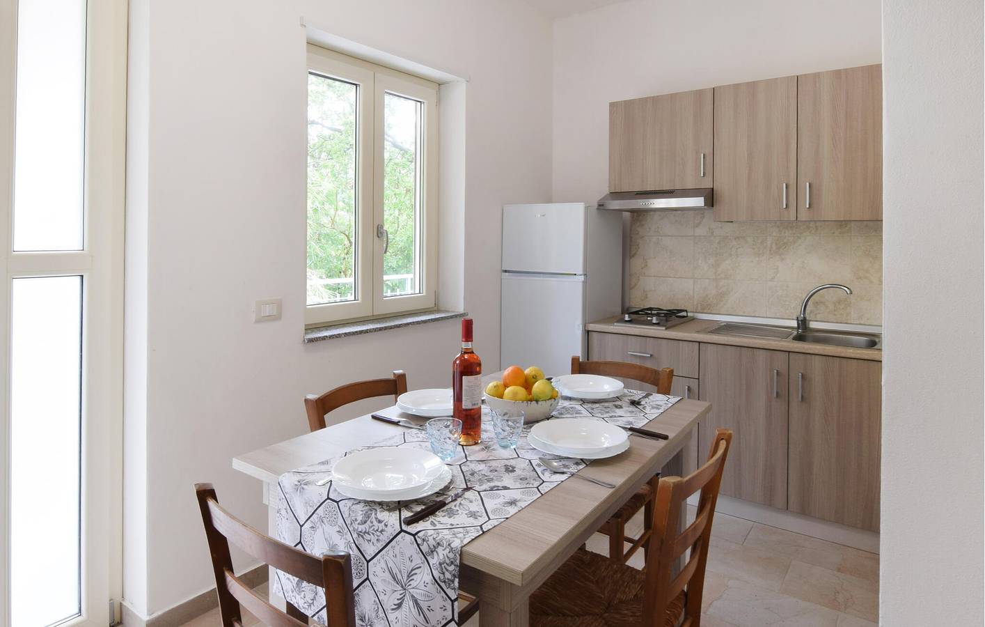 Ganze Ferienwohnung, Apartment mit Meerblick, Pool und Parkplatz in Santa Maria (Vibo Valentia), Vibo Valentia Provinz