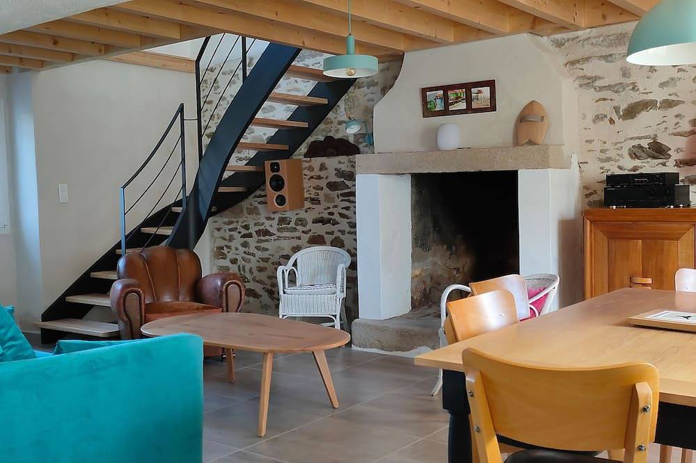 Petite maison de pêcheurs rénovée à 8mn à pied de la plage de Lanseria in Quimiac, Mesquer