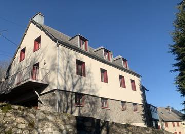 Cottage pour 2 personnes, avec terrasse et sauna à Besse-et-Saint-Anastaise