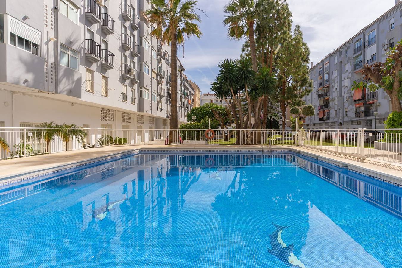 Apartamento inteiro, Apartamento 'La Siesta 5' com piscina partilhada, Wi-Fi e ar condicionado in Fuengirola Centre, Fuengirola