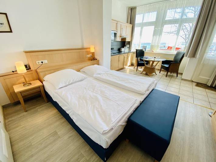 Ferienwohnung für 2 Personen, mit Terrasse und Meerblick in Warnemünde - 4