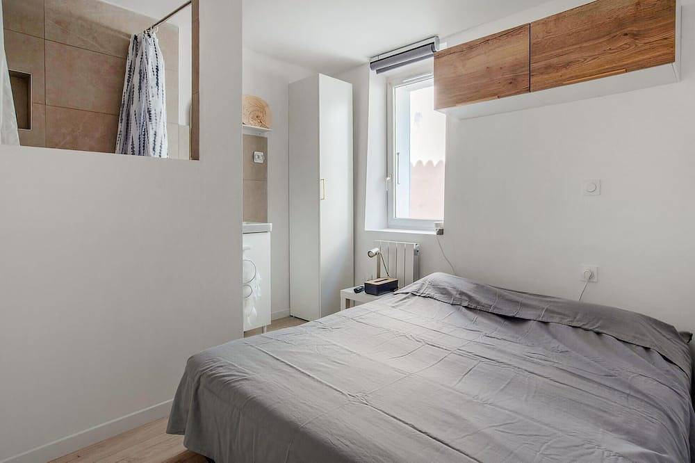 Entire apartment, Studio coeur de ville in Solliès-Pont, Toulon region