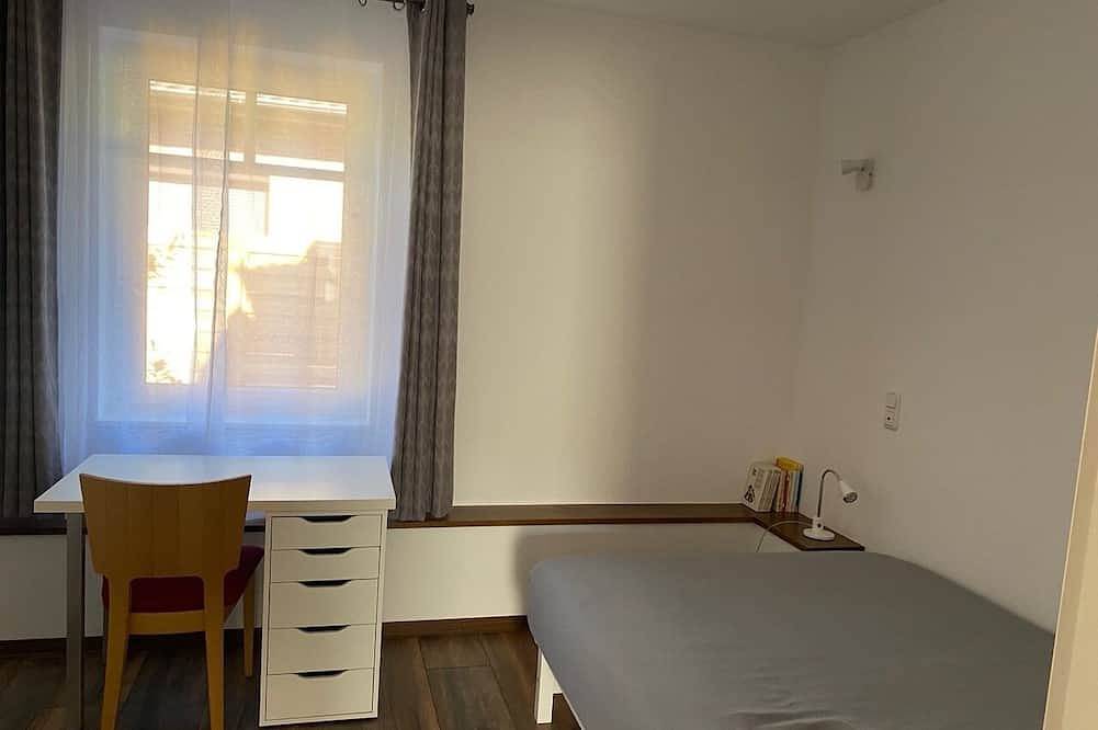 Ganze Wohnung, Moderne Ferienwohnung mit Kamin u. Garten, Eg, 100qm, Nähe Weser u. Golfplatz in Achim, Landkreis Verden