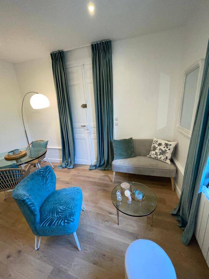 Gîte pour 2 personnes, avec vue et terrasse, animaux acceptés dans Thermes Callou - 2