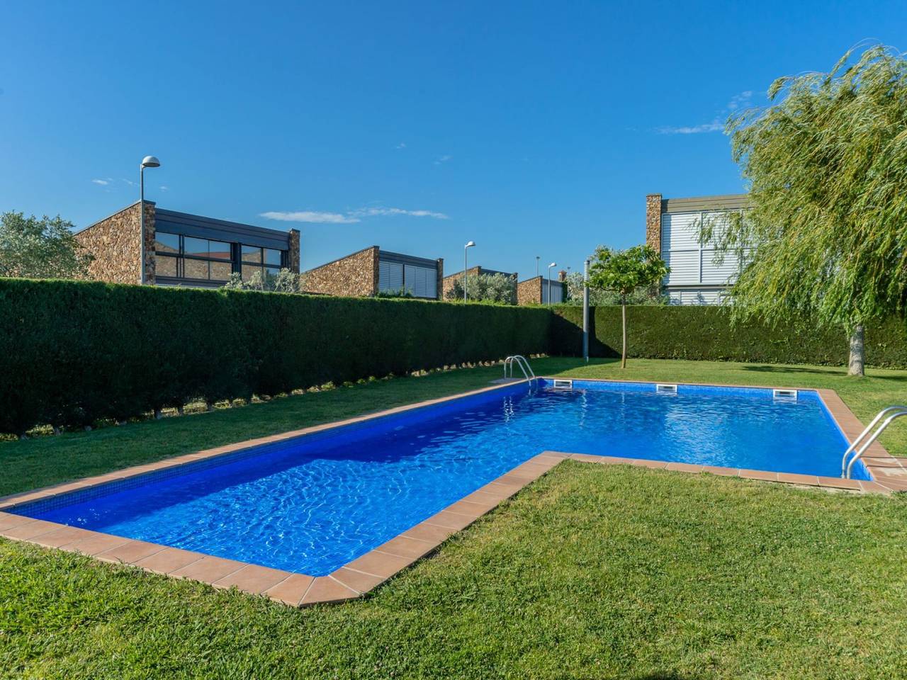 Costabravaforrent Gavarres, für 6 Personen mit Gemeinschaftspool in Albons, Costa Brava
