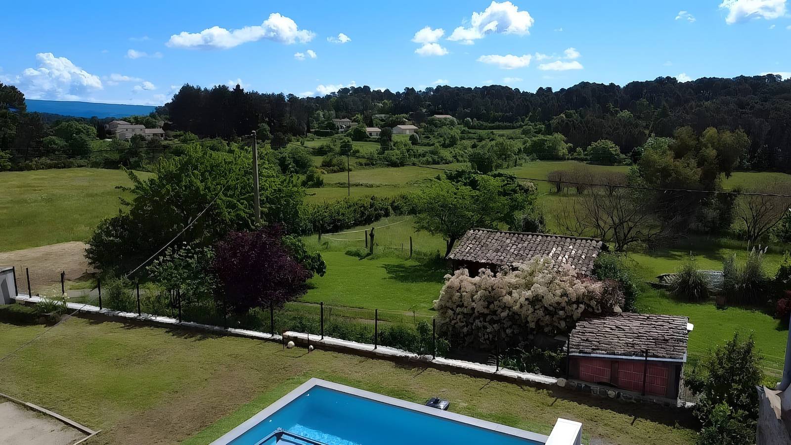 La maison bleue du plot in Ailhon, Parc naturel régional des Monts d'Ardèche