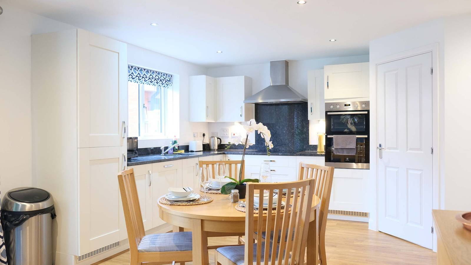 Spacious 4 Bedroom Home with Garden in Bedford in Bedford