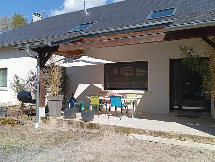 Gîte pour 7 personnes, avec terrasse à Salles-Curan - 2