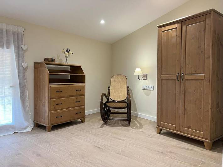 Casa rural para 10 personas, con vistas además de balcón y piscina, Familias con niños en Segría - 4