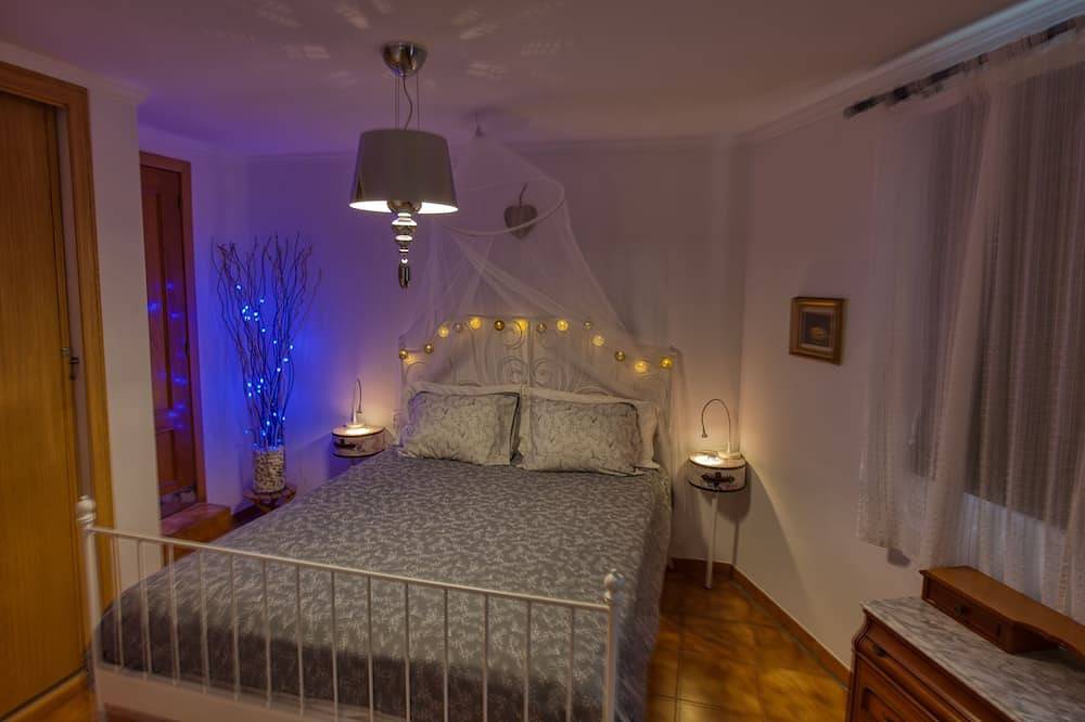 Apartamento entero, Villa privada, terraza privada, barbacoa, piscina, hermoso jardín y vistas. in Olivella, Garraf