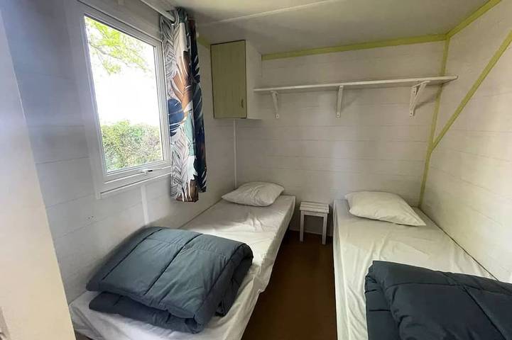 Camping für 5 Personen, mit Terrasse in Mimizan - 2