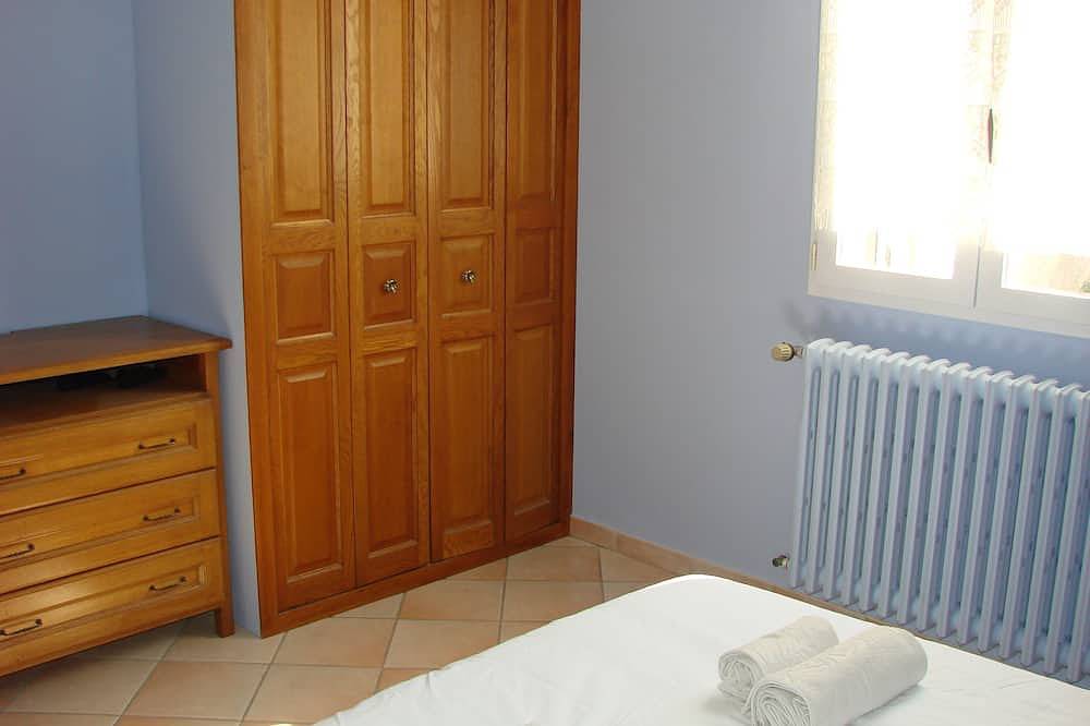 L'oustau de la Garrigo in La Tour-d'Aigues, Parc naturel régional du Luberon