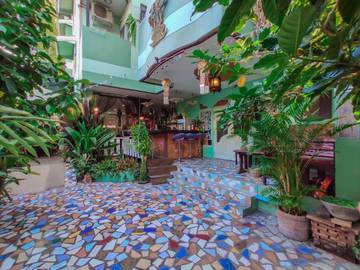 Chambre d’hôte pour 2 personnes, avec piscine et balcon à Chiang Mai