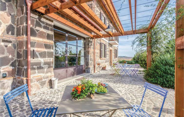 Appartamento moderno con WiFi, aria condizionata, parcheggio, terrazza e cucina in Tuscania, Provincia di Viterbo