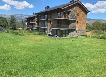 Gîte pour 7 personnes, avec bassin pour enfant et vue ainsi que jardin et piscine, animaux acceptés à Sainte-Léocadie