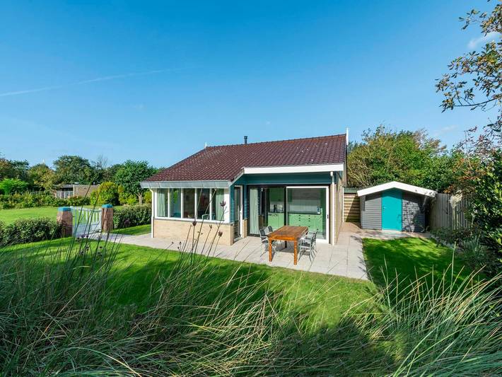 Bungalow voor 4 personen, met terras en tuin in Callantsoog