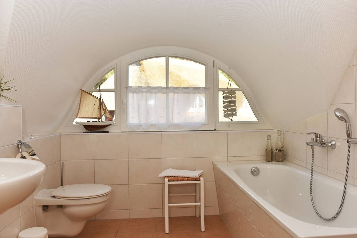 Ferienhaus "Boddenkieker" - freistehendes Ferienhaus ca. 90 m² für 2-4 Personen in Born a. Darß, Born am Darß
