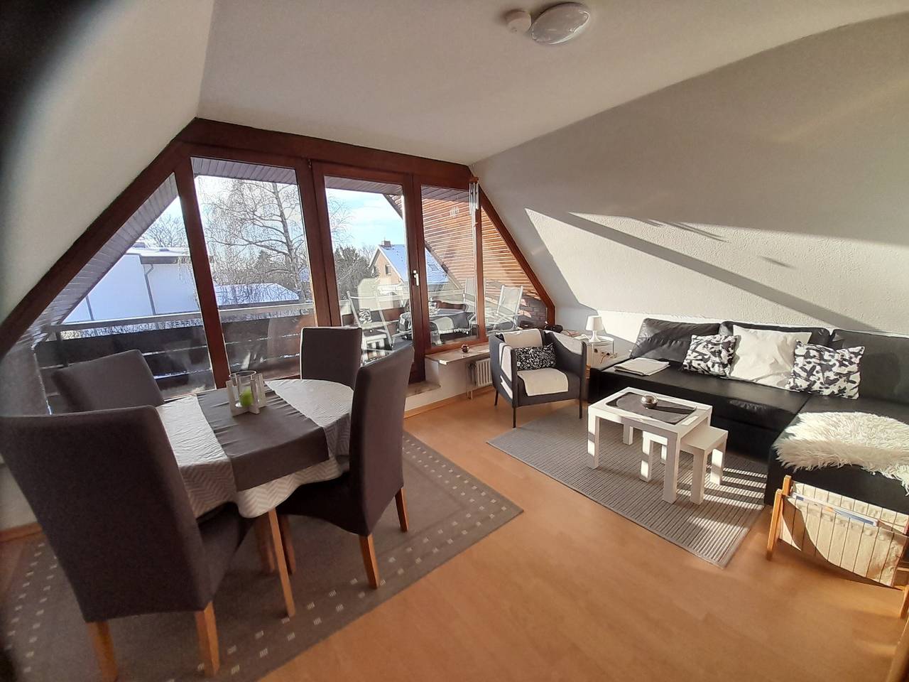 Ganze Wohnung, Ferienwohnung 'Haus Wohnrade' mit Balkon und Wi-Fi in Wesselburen, Nordseeküste